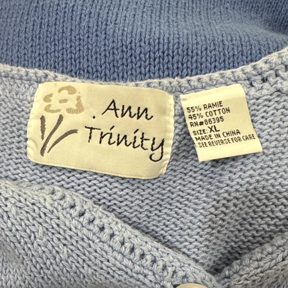 Vintage Floral V-Neck Sweater Vest for Fall and Spring Layering - Picture 4 of 5